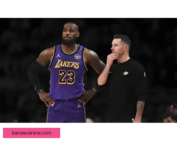 湖人全队互换球衣欢乐训练 东詹带头笑声不断 雷迪克透露卢卡对禁赛感到失望