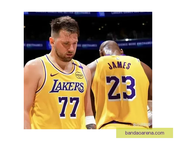 湖人伤病连锁反应里夫斯二级拉伤赛季报销东契奇无限期缺阵