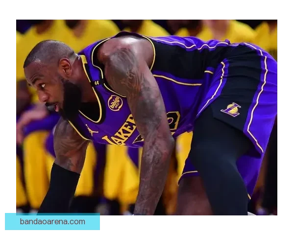 湖人全队互换球衣欢乐训练 东詹带头笑声不断 雷迪克透露卢卡对禁赛感到失望